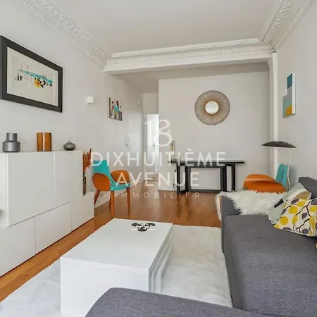 Modernite Et Confort A Montmartre