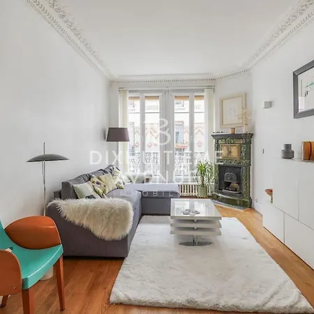 Modernite Et Confort A Montmartre *